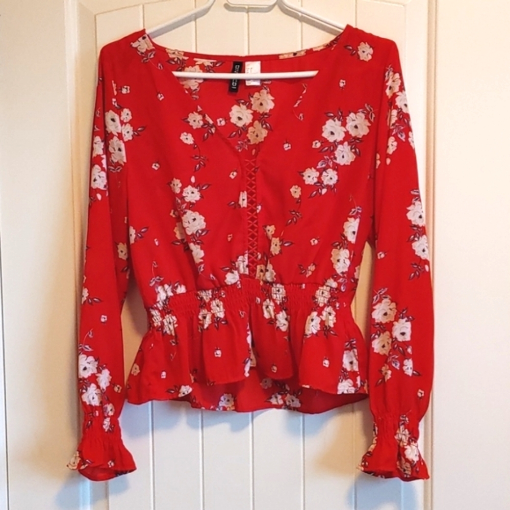 DIVIDED by H&M Dark red cropped flower 🌺 top long sleeve US 8